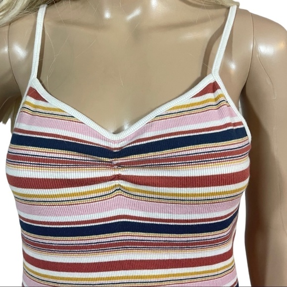 No boundaries Striped tank top - Picture 2 of 8